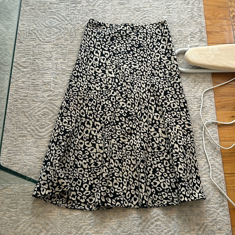 Lovers + Friends Leopard midi skirt!
